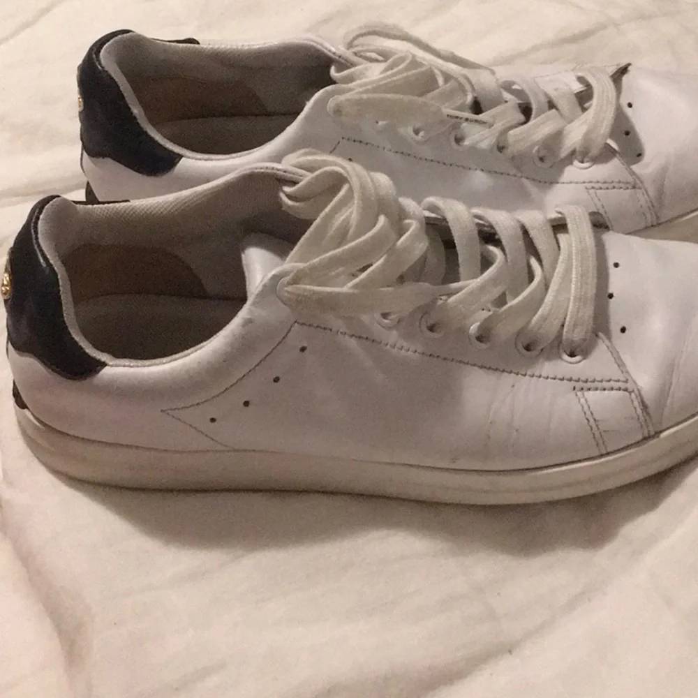TORY BURCH HOWELL COURTSIDE LOW TOP SNEAKER​​​​‎